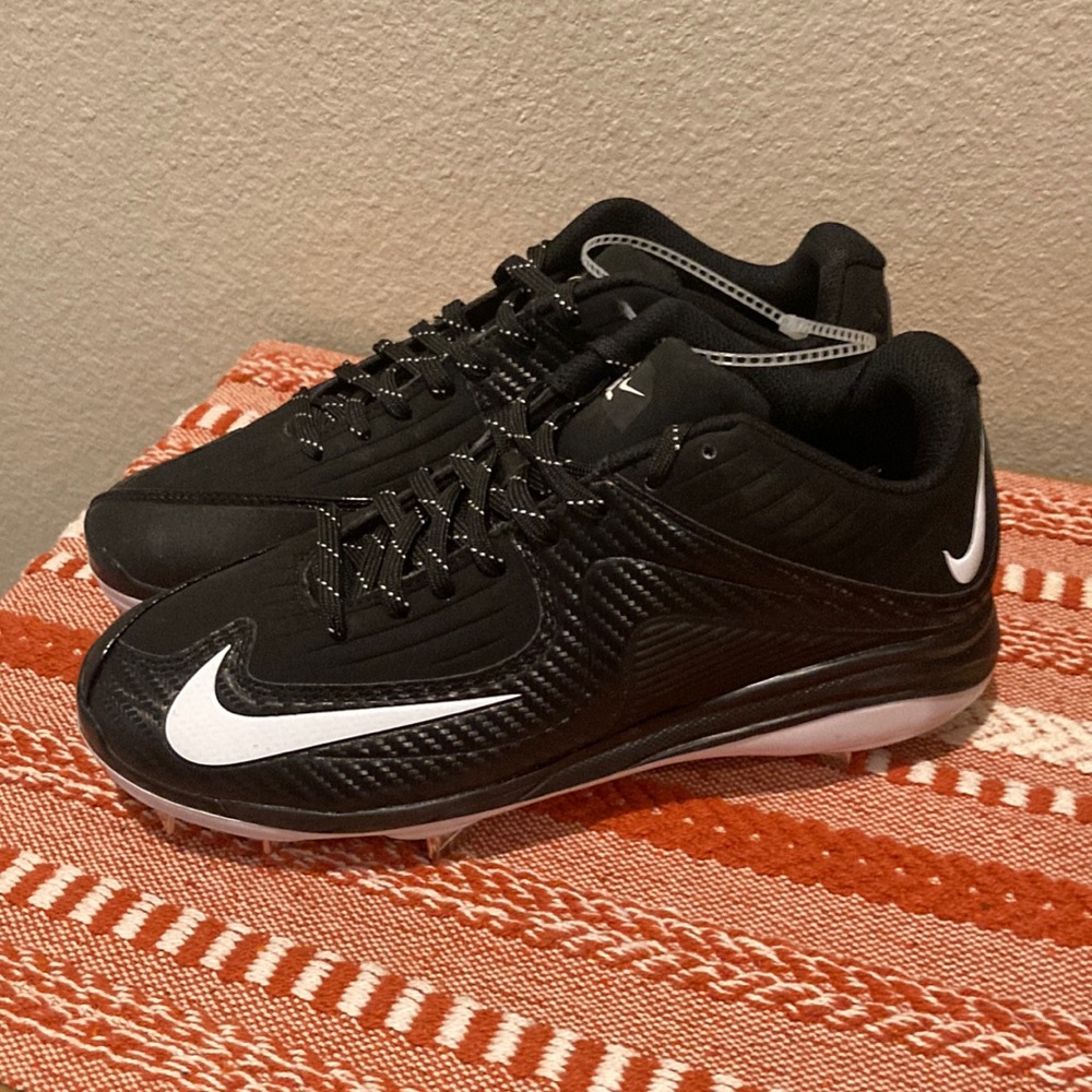Nike MVP pro Metal Cleats Size 8